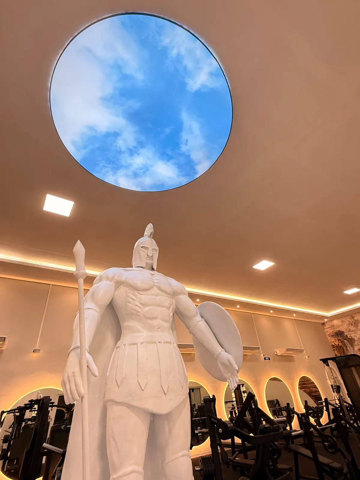 Interior — Escultura espartana